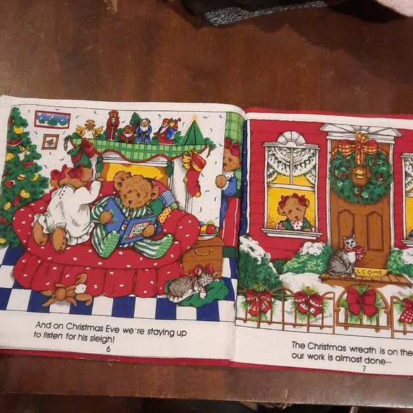 A TEDDY BEAR CHRISTMAS  , SOFT CLOTH STORYBOOK. - Picture 6 of 8